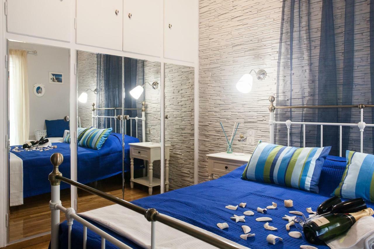 Pretty In Gold And Blue In Safe Area Privatunterkunft *
